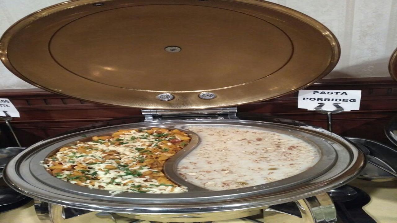 Clark International Hotel Delhi  Buitenkant foto