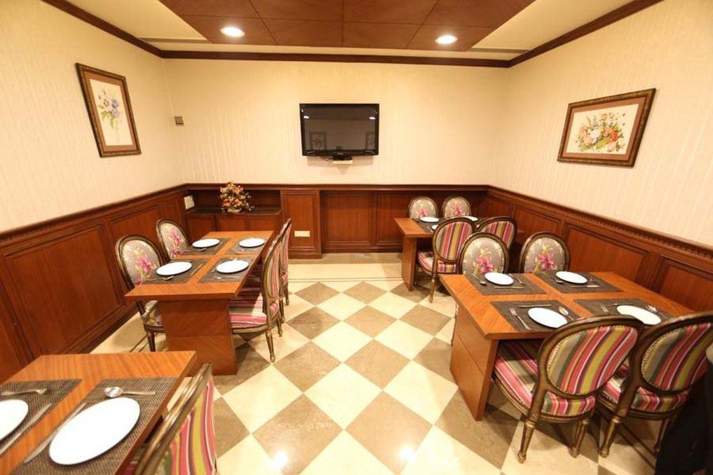 Clark International Hotel Delhi  Buitenkant foto