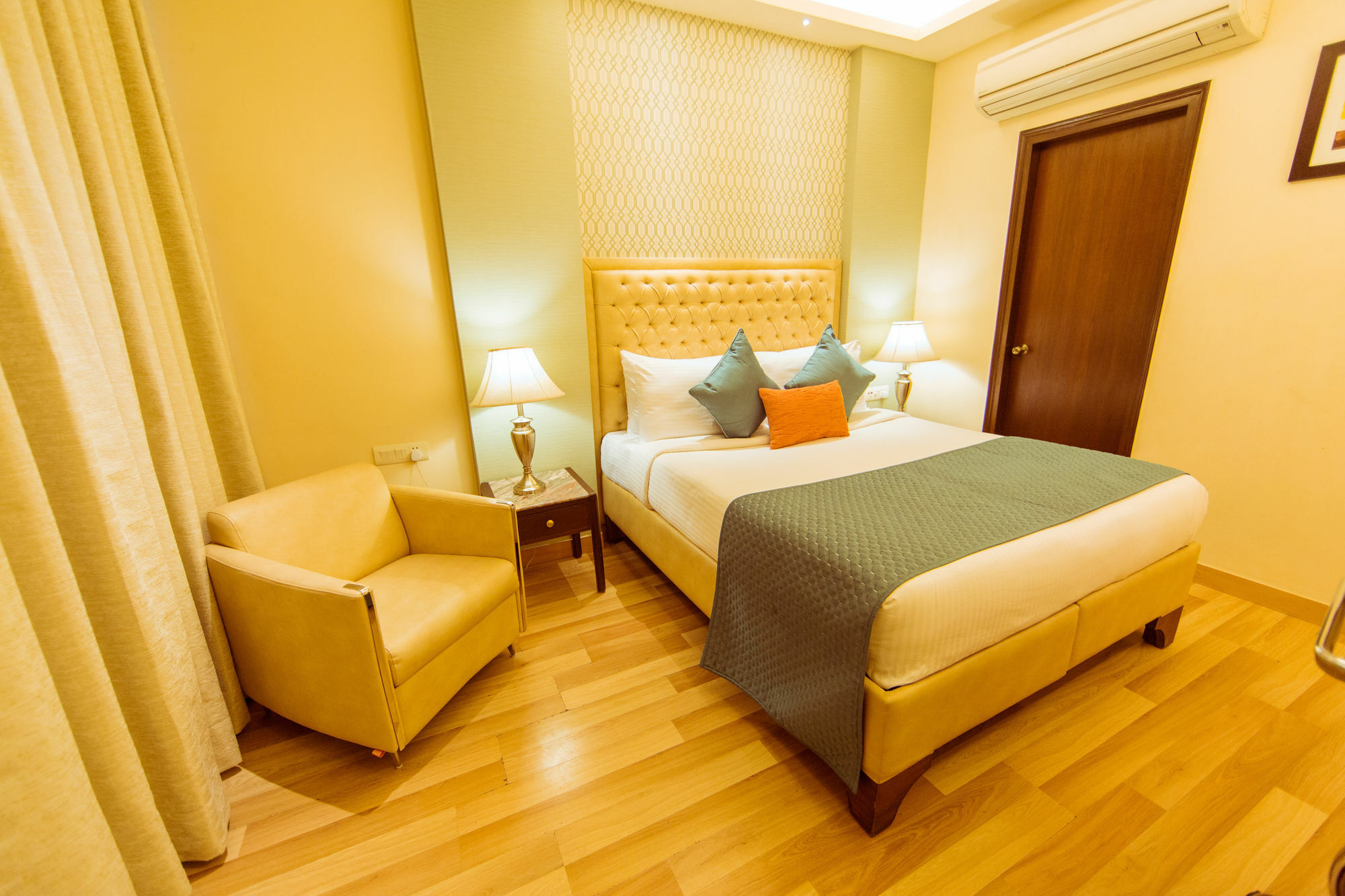 Clark International Hotel Delhi  Buitenkant foto